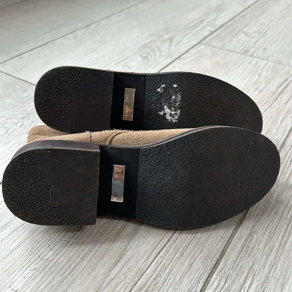 Sam Edelman tan suede ankle boots. - Picture 4 of 5